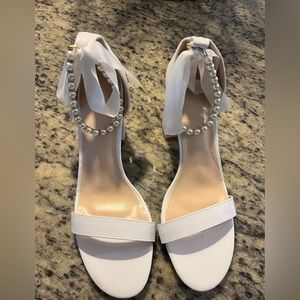 White Bridal Sandals Size 41 ( 9.5 US) NEW $20